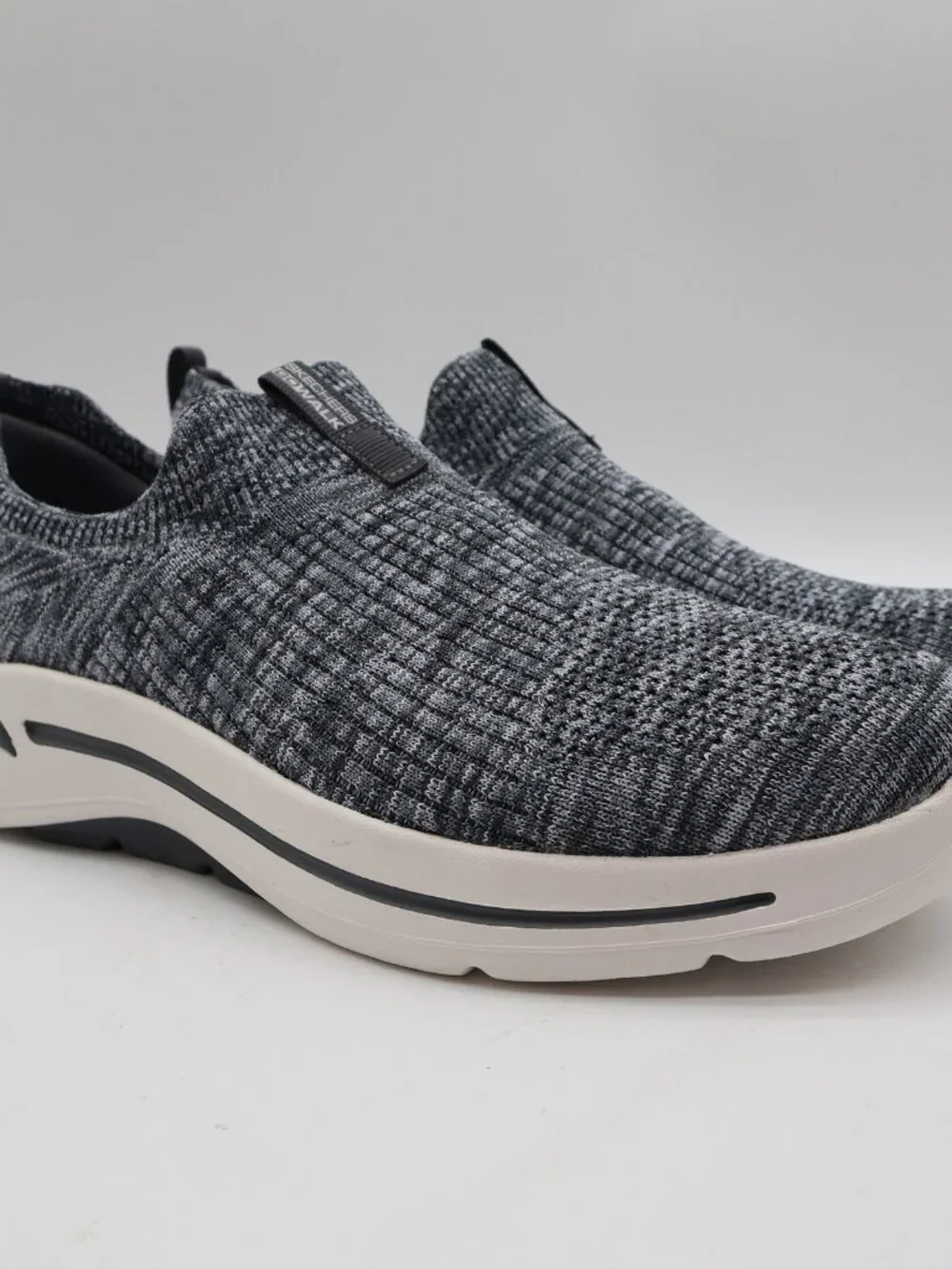 Skechers Go Walk Arch Fit Women's Slip On Gray Blue Rainbow Sunrise Size 10